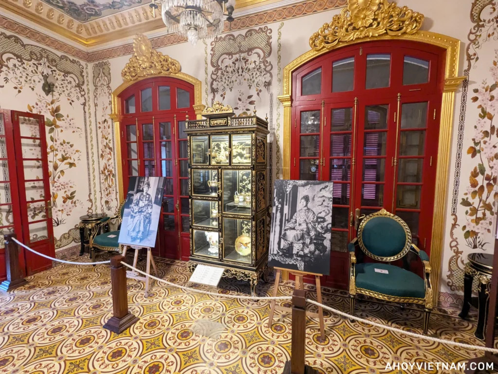 Inside Kien Trung Palace