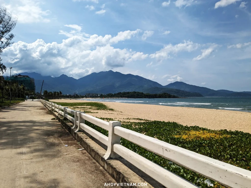 Lien Chieu Beach