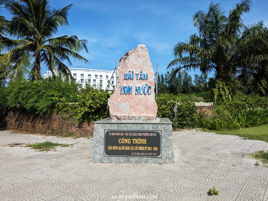 Non Nuoc Beach