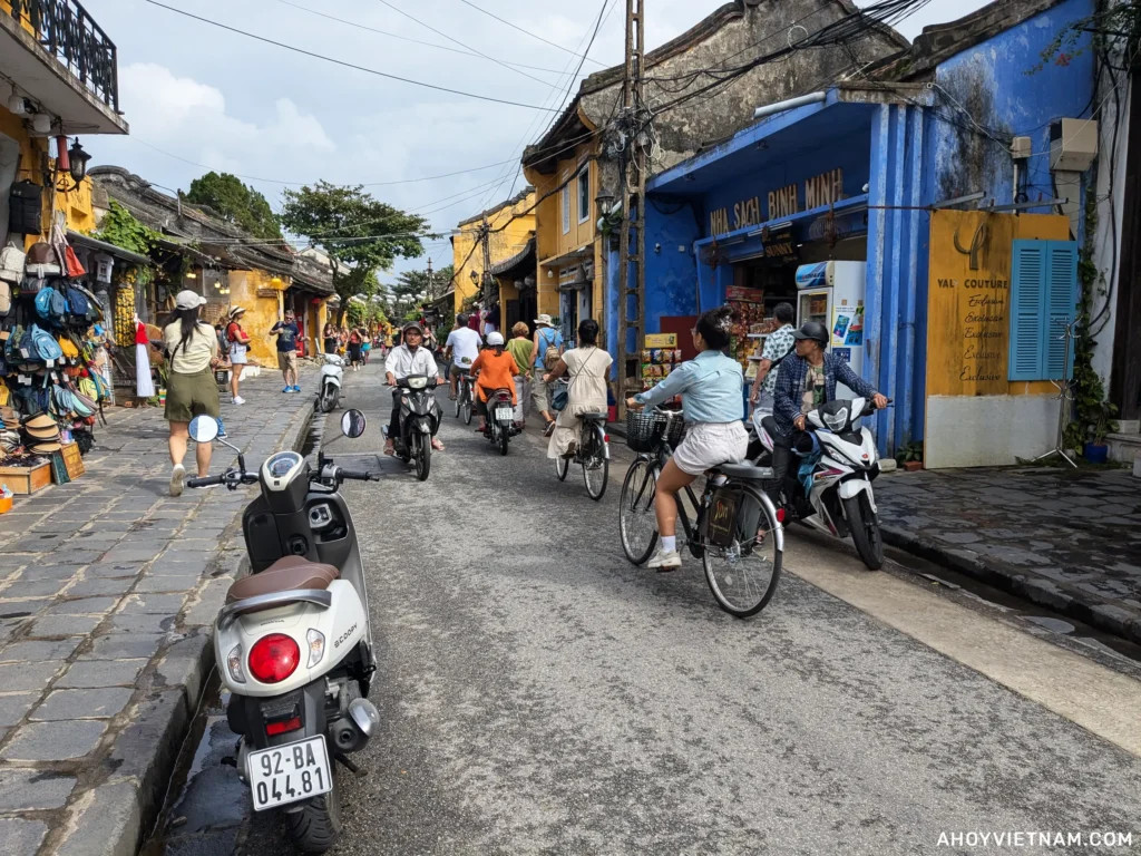 Tran Phu Street Midday