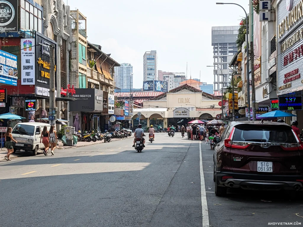 Walking towards Ben Thanh Market.