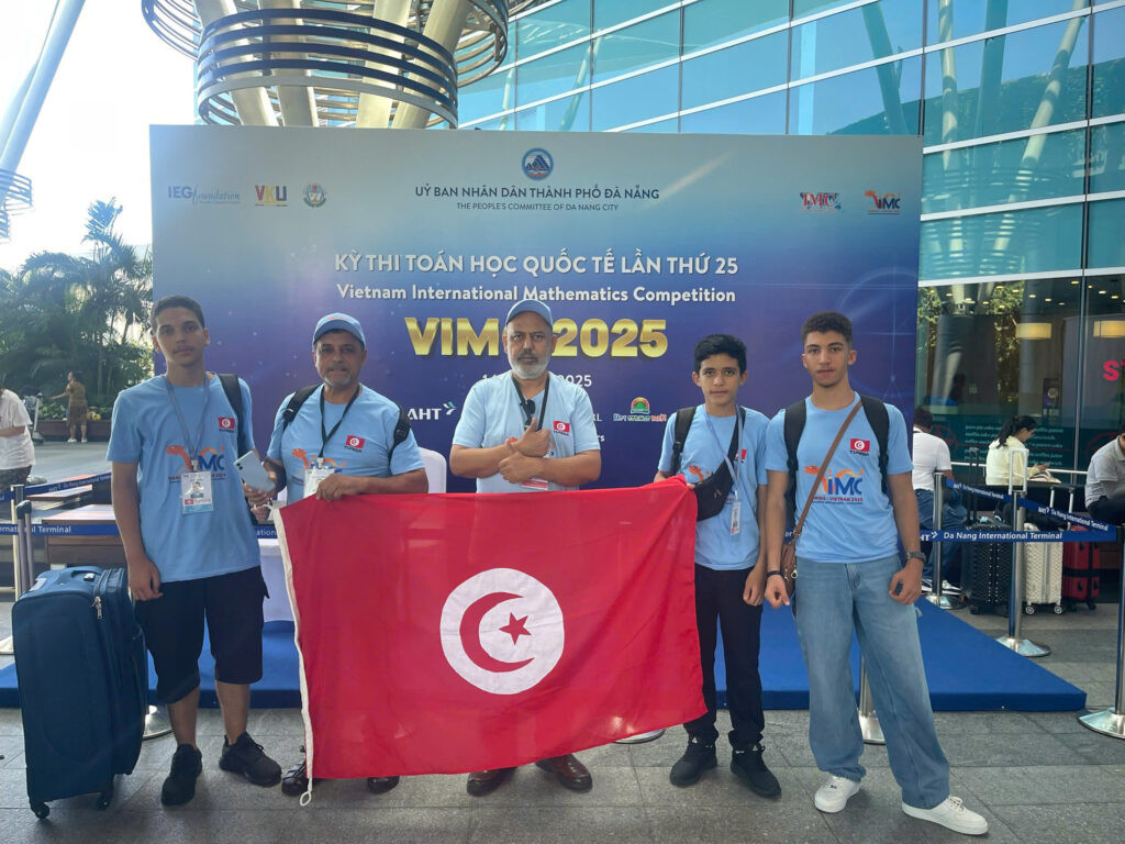 Students and Teachers Arrive in Da Nang